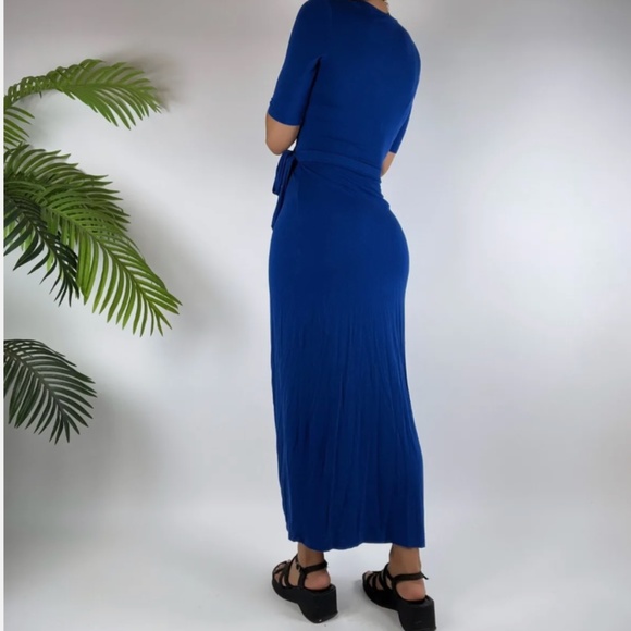 Surplice Midi wrap dress - Picture 7 of 7